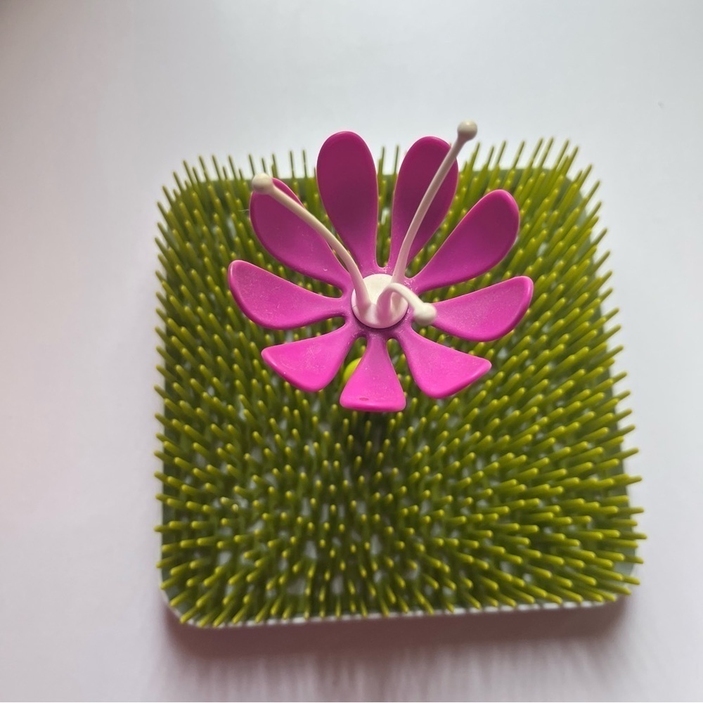 2- Piece Green Boon Grass Countertop Baby Bottle & Pacifier Drying Rack!